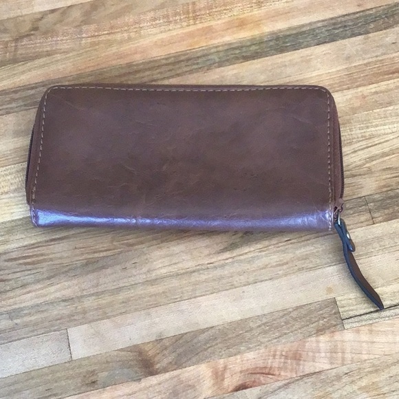 Axcess - Picture 2 of 6